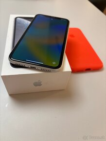 iPhone XR 64GB white - 6