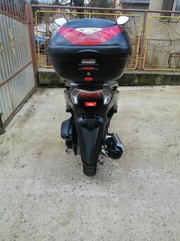 Yamaha Tricity 125 - 6