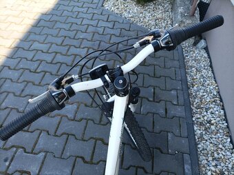 SPECIALIZED HOTROCK 24" - 6