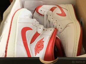 Air Jordan 1 Mid SE Dune Red - 6