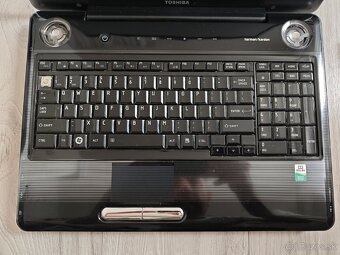 Toshiba P305D-S8818 - 6