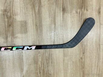 ✅ HOKEJKA ĽAVÁ - CCM JETSPEED FT5 PRO - 75 F - P92 - 169 CM✅ - 6