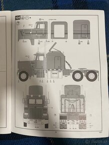 Peterbilt 359 plastový model - 6