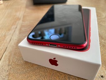 iPhone SE 2020 red - 6