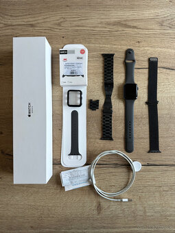 Apple Watch 3 42mm + remienky a kryt - 6