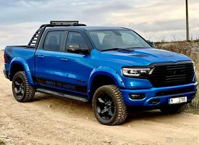 DODGE RAM 1500 5,7 HEMI BUILT TO SERVE 2023 - 6