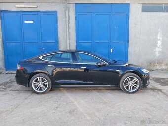 Tesla Model S85 - 6