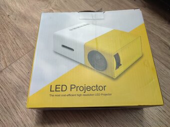 LED projektor nový - 6