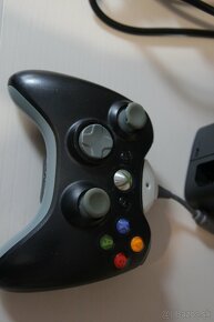 Xbox 360 slim s 13 Hrami na disku, káblami a ovládačom - 6