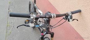 Predám horský celoodpružený bicykel Giant NRS Carbon - 6