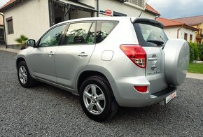 TOYOTA RAV4 2.2 D-4D 100kW- 4x4-UZAVIERKA-DIGIKLIMA-NOVA STK - 6