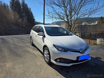 Toyota Auris touring sports 1.6 - 6