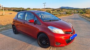 TOYOTA Yaris 1.0 , SR,r.2013 - 6