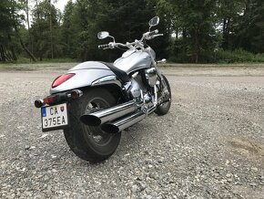 Suzuki Intruder 800 - 6