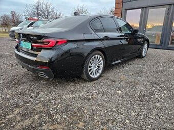 BMW 530e xDrive A/T M-Packet  LASER benzín+elektro Slovenské - 6