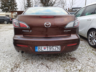 mazda 3,1,6i,77kw,12/2011,sedam manual 6,hnedá met. - 6