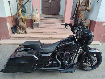 HARLEY DAVIDSON FLHX CUSTOM SPECIAL - 6