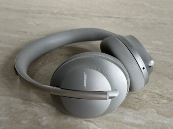 Bose Noise Cancelling 700 - 6