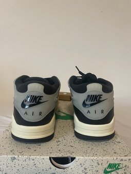 Nike Jordan 4 RM - 6