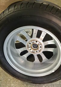 Predám krásny zanovný letný komplet Ford Kuga 225/65 R17 - 6