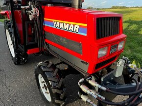 Japonský traktor YANMAR F18D Diesel 3 válec, 18HP - 6