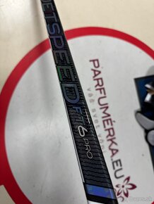 UPLNE NOVA PROFI HOKEJKA MIEROVKA CCM JETSPEED FT6 PRO BERGM - 6