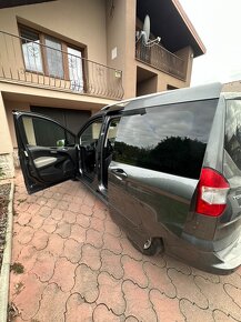 Ford Tourneo Courier 1.5 - 6