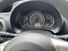 Toyota yaris 1,0i 2014 139000km kup v SR - 6