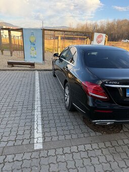 Mercedes E trieda 220 d 4MATIC A/T - 6