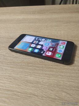 iPhone 8 / 256GB čierny pekný stav - 6