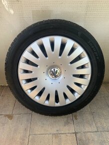 Predám disky so zimnými pneumatikami 205/55 R16 a puklicami - 6