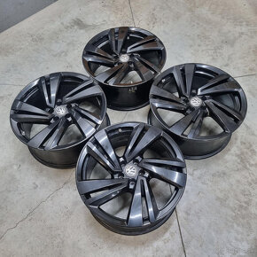 ALU Volkswagen Touareg disky 5x112 R20 ET33 - 6