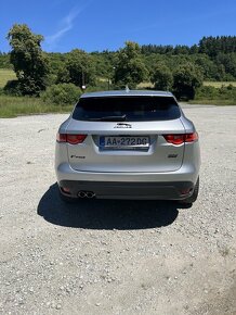 Jaguar F-Pace 2.0D - 6