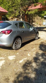 Predám Opel Astra J Cosmo 12/2013 - 6