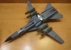 F-111 Aardvark - model letadla 1:72 - 6