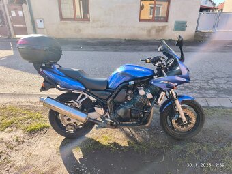 YAMAHA FZS 600 FAZER - 6