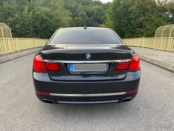 Predám BMW rad 7 740d xDrive 230kw / CIC / Šiber / Webasto - 6