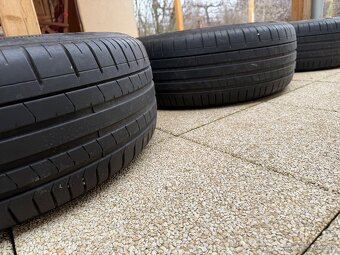 255/55 r19 Pirelli p Zero - 6