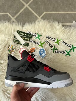 Jordan 4 - 6