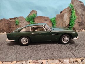 prodám model 1:18 aston martin DB5 autoart - 6