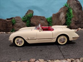 Prodám model 1:18 Chevrolet corvette 1954 - 6