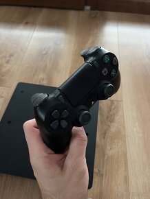 Playstation 4 slim 1T v stave ako nový - 6