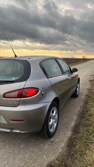 Alfa Romeo 147 1.9 jtdm 88kW - 6