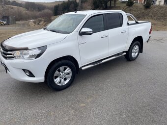 Toyota Hilux 2,4 - 6