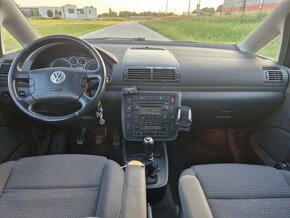 Volkswagen Sharan 1.9TDI 4Motion - 6