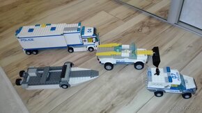 LEGO-Policajný kamion + dalšie autá a čln - 6