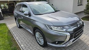 OUTLENDER 2.4 PHEV 4x4 - 6