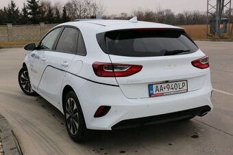 Kia Ceed 1,5 T-GDi AT7 Silver Silver pack - 6