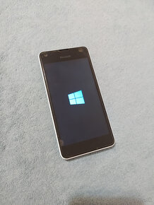 Microsoft Lumia 550 biela - 6