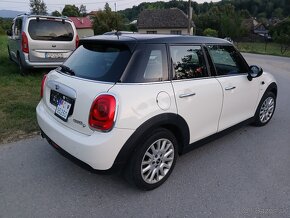 Mini Cooper D F55 diesel ročník 2015 - 6